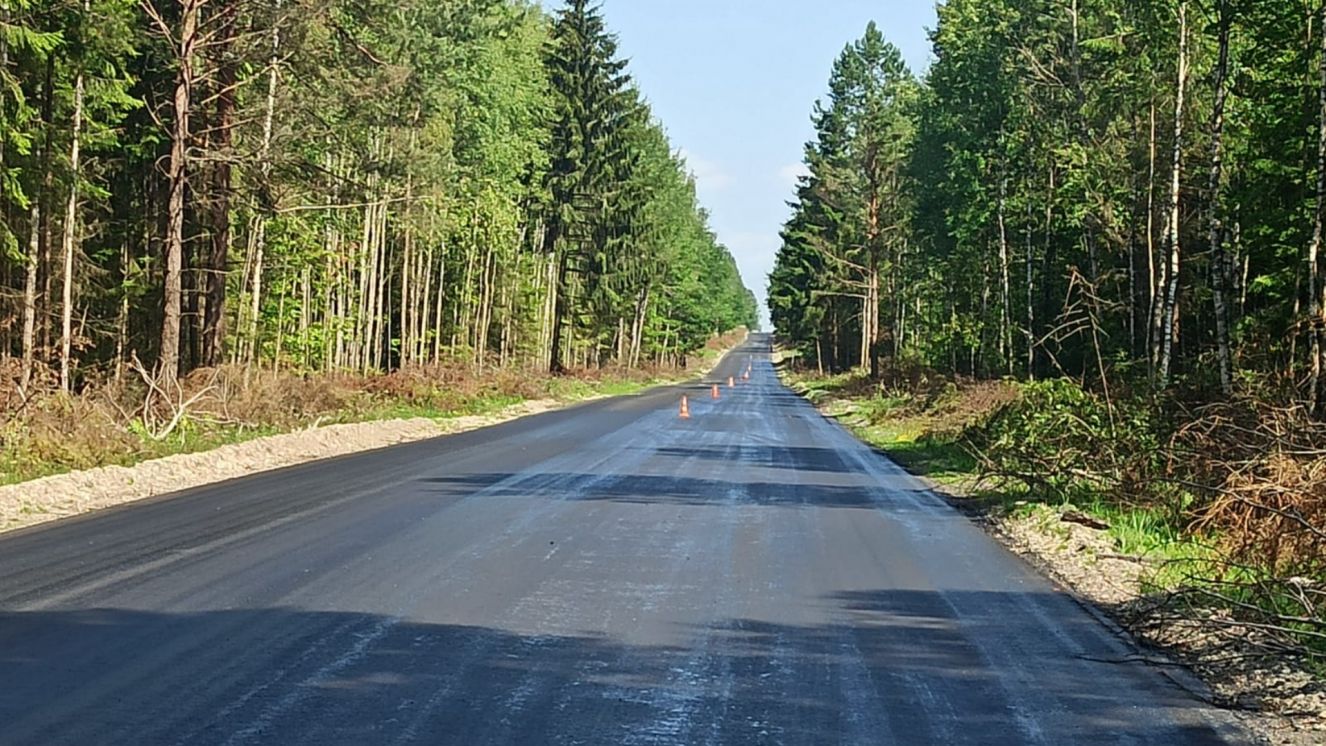 Трасса брянск. Автомобильная дорога. Калуга дорога. Дорога на участке. Земля у трассы.