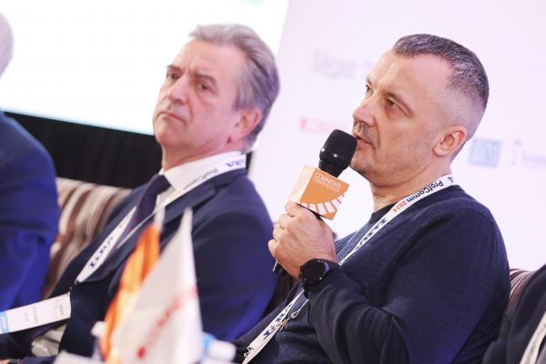 Конференция ProfComm-2024. На фото справа: операционный директор АНО Консорциум 