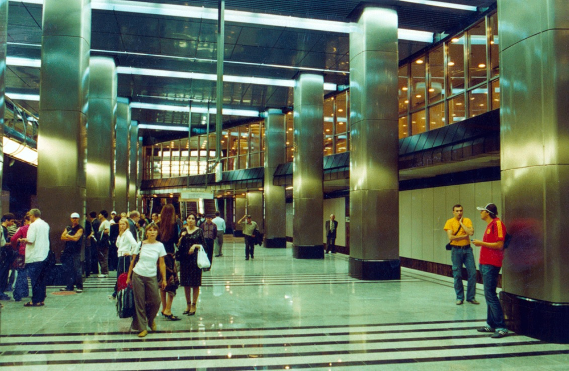 Станция «Деловой центр» в 2005 году
