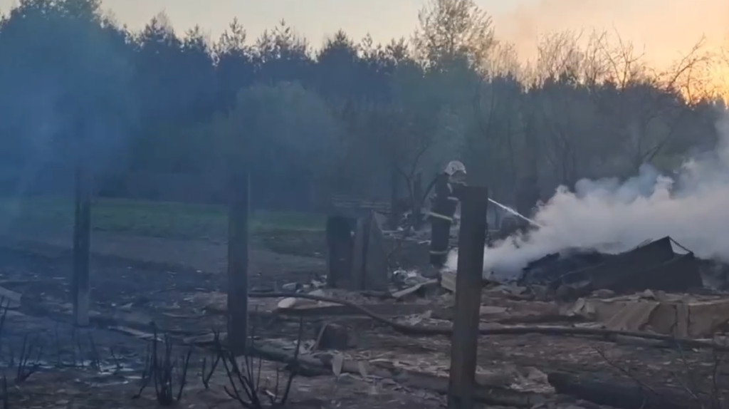 МЧС обнародовало видео последствий жуткого пожара в брянском поселке Вышков