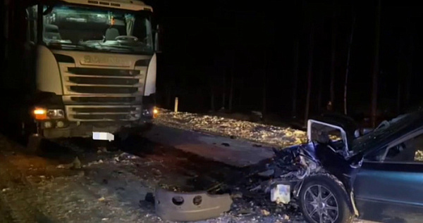 В Забайкалье водитель Honda Accord погиб в столкновении с фурой 