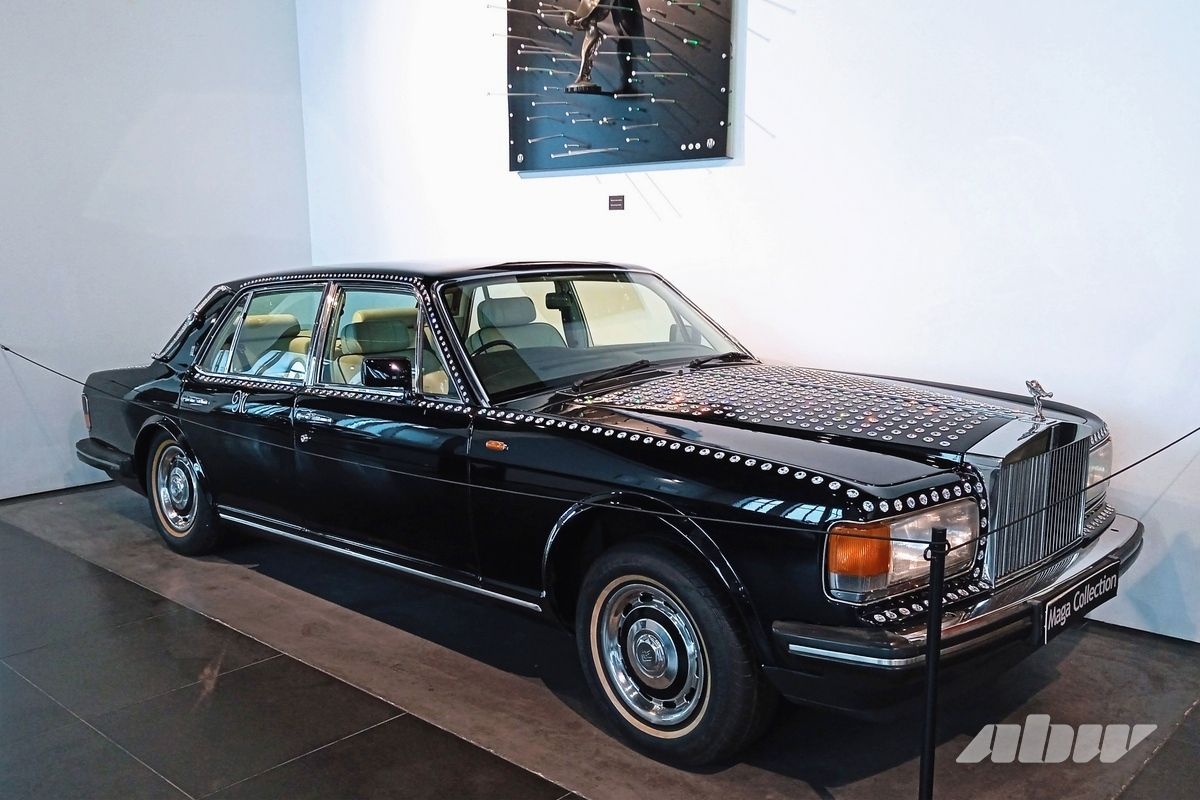 Стиль, мода и ретроавтомобили музея в испанской Малаге: часть вторая