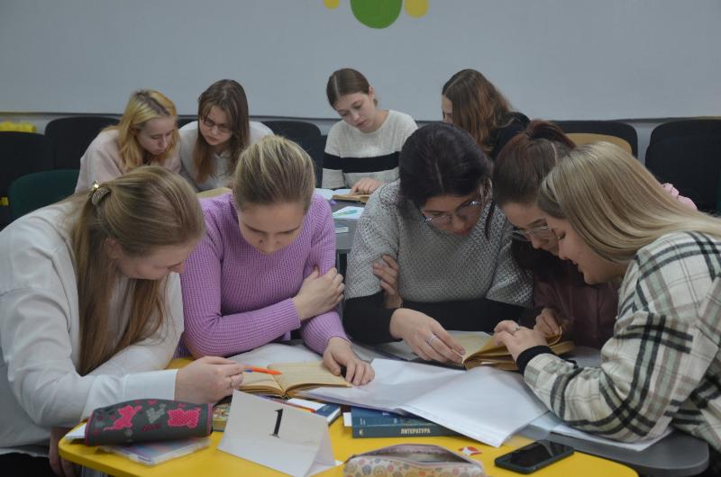 юрист после 9 класса. куда лучше поступать. студенты проводят опрос. куда можно пойти после педагогического колледжа. куда можно пойти после педагогического колледжа.