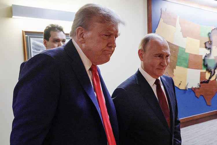 «Пока Россия между двух центров, во-первых, у нее сохраняются переговорные возможности, а во-вторых, у США нет возможности полноценно давить на Китай»