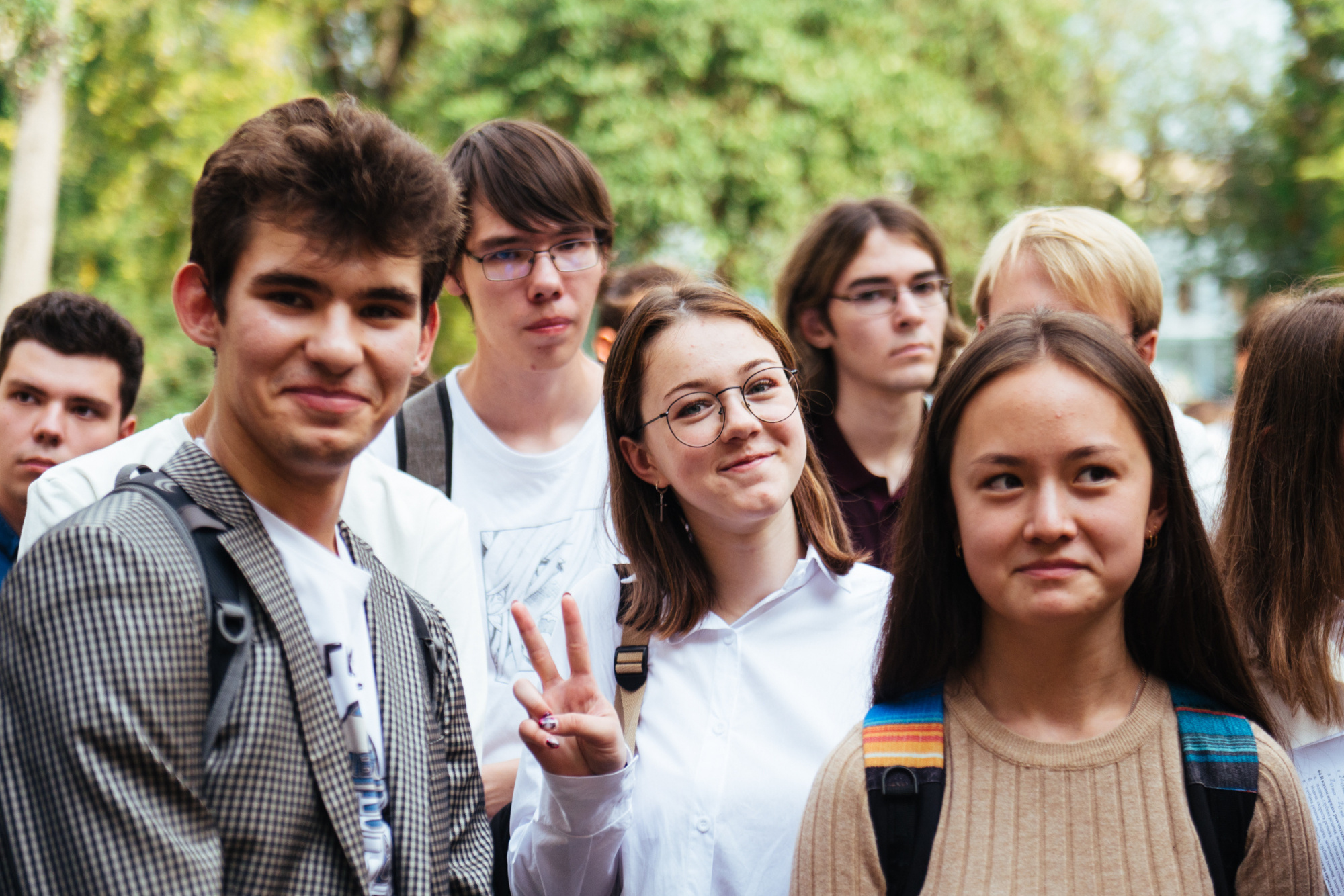 Student society. Студенты. Студенческое общество. Студент 1 курса. Студентки 1 курса фото.