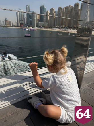 Популярный футболист из Саратова балует дочь игрушками