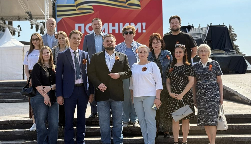 Помним, гордимся, чтим! Члены Ульяновского регионального отделения АЮР возложили цветы к обелиску 30-летия Победы