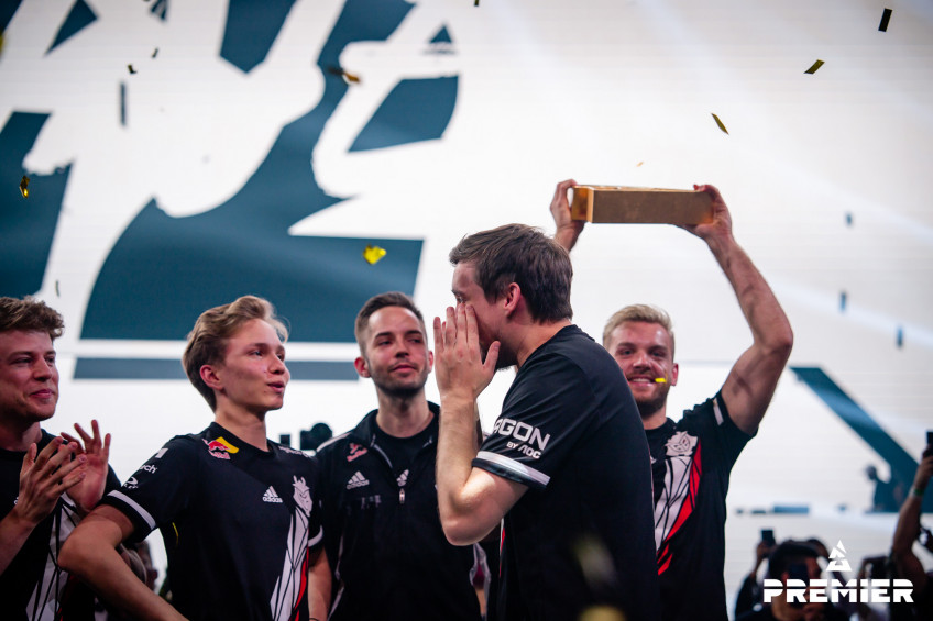 Blast premier world final. G2 чемпионы Бласта. Бласт КС го 2022. G2 Esports выиграли Бласт. G2 фанат.