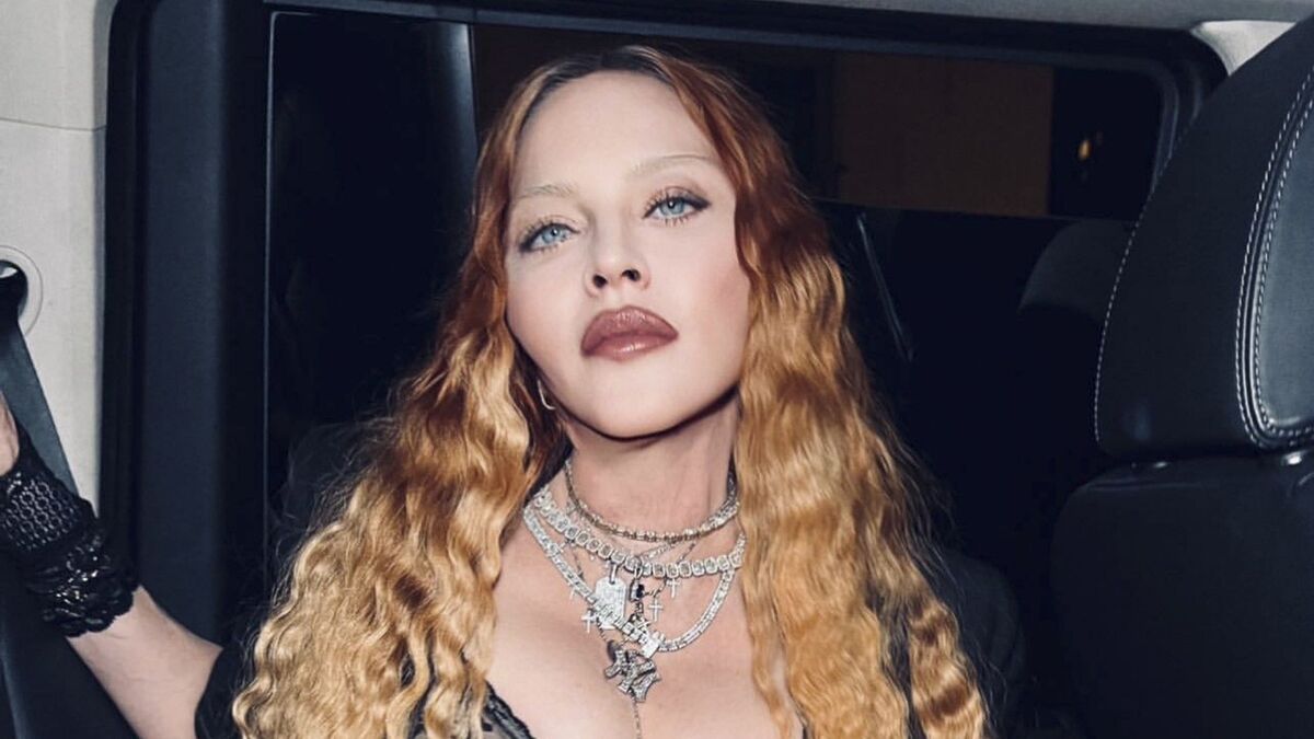 Скандальное платье. Самые вызывающие платья. Скандалы зарубежных звезд. Скандалы зарубежных звезд. 12.