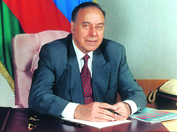 Алиев кгб. Гейдар алиев. гейдар алиевич алиев 1923-2003. гейдар алиев кгб. гейдар алиев 1995.