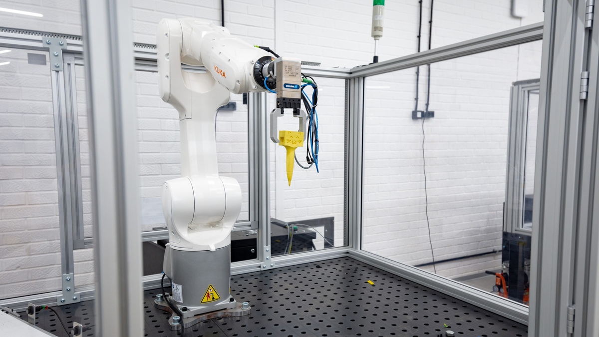 Железной рукой: насколько востребованы китайские промышленные роботы в РТ