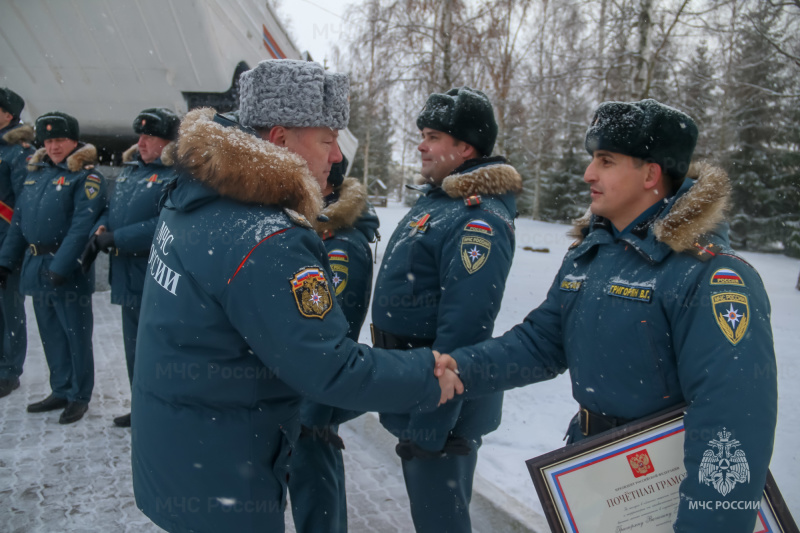 В Петербурге завершился командирский сбор спасательных воинских формирований МЧС России