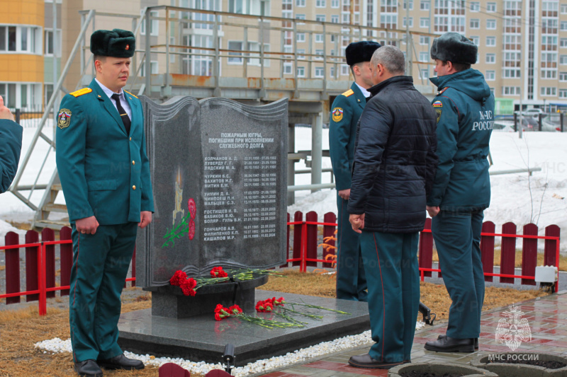 В Ханты-Мансийске поздравили ветеранов с Днем Советской пожарной охраны