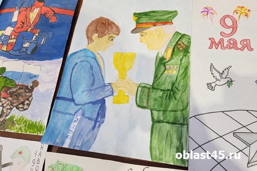 «Кубок Победы»: в Кургане дети объединили самбо и подвиг солдата в конкурсе рисунков