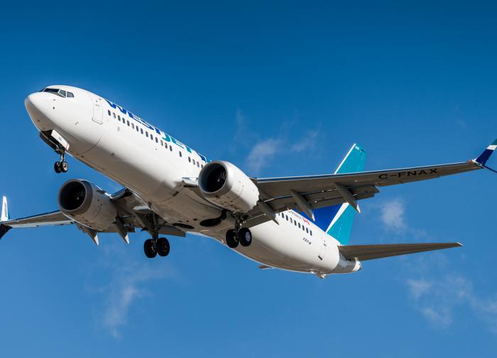 Пассажирский самолёт потерял связь с диспетчерами во время полёта