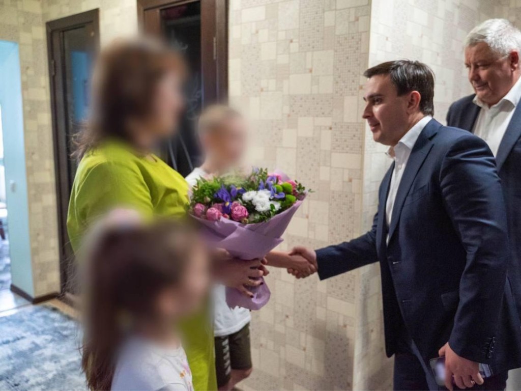 Глава Реутова и депутат Мособлдумы приехали в гости к семье участников СВО