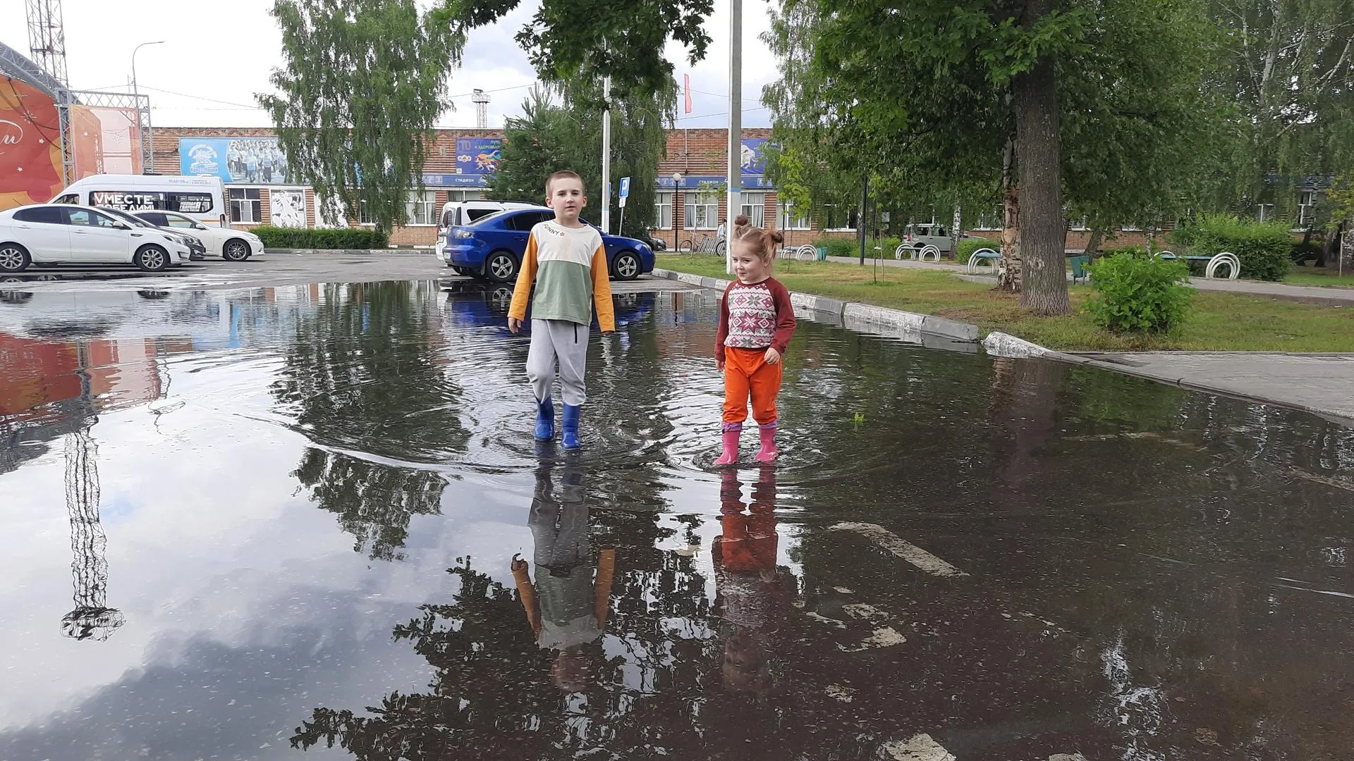 Выпадет норма осадков. Месячная норма осадков. Норма осадков в Сургуте 2023 годому. Месячная норма осадков это сколько снега. Месячная норма осадков Пхукет.