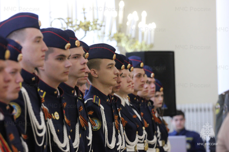 Копия Знамени Победы вручена колледжу государственной и муниципальной службы