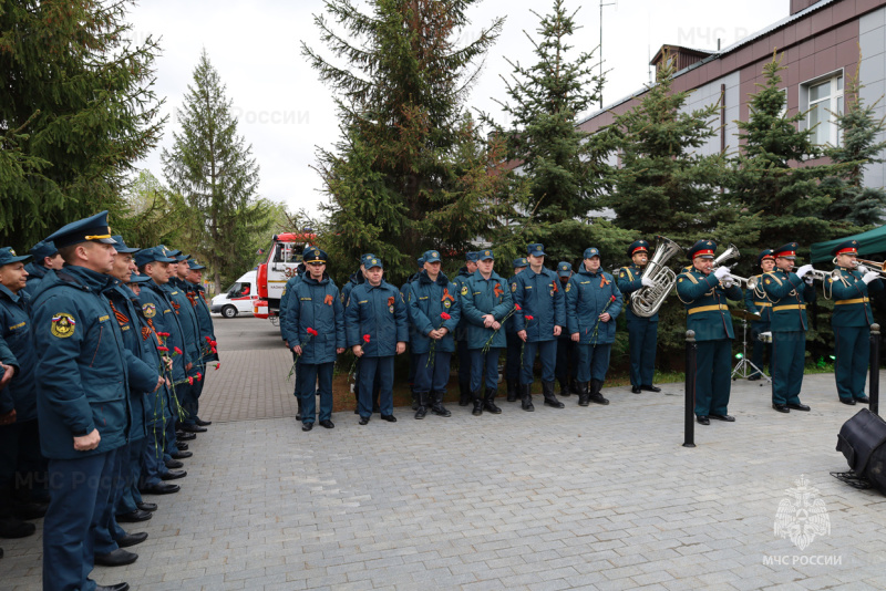 Пожарные почтили память ветеранов Великой Отечественной войны