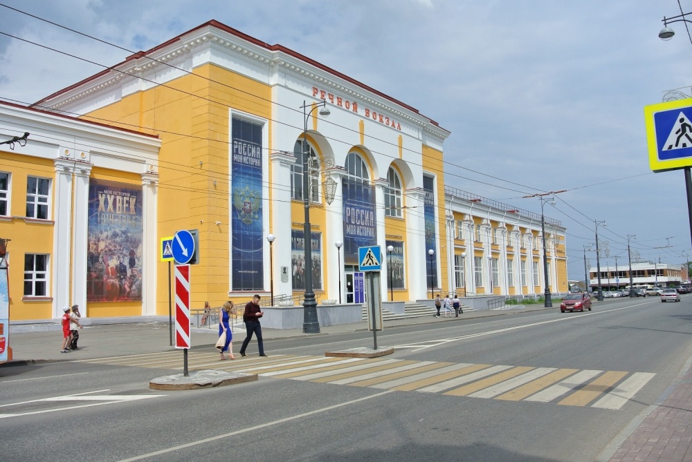 Центр октябрь пермь. Пермь исторический парк РМИ. Октябрь Пермь. Пермь стало фото. Пермь было стало фото