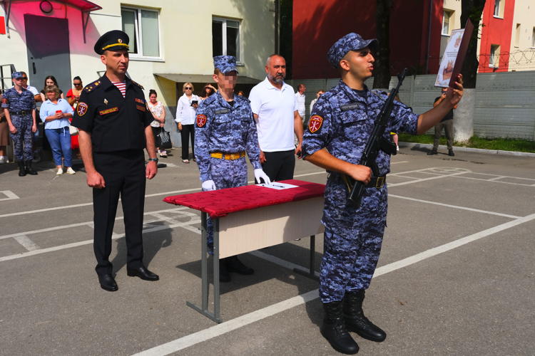 В Калининграде новобранцы полка Росгвардии приняли Военную присягу