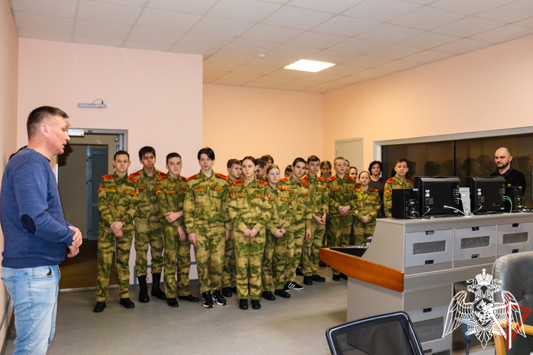 Учащиеся подшефного класса Росгвардии побывали в гостях у журналистов телекомпании ГТРК «Марий Эл»