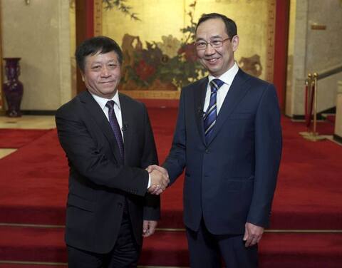 Глава Якутии встретился с Чрезвычайным и Полномочным Послом КНР в России Чжан Ханьхуэем