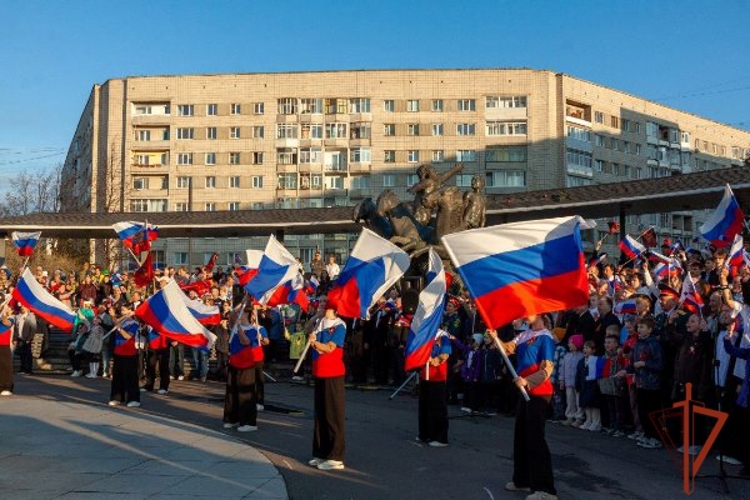 Зеленогорские военнослужащие Росгвардии приняли участие в акции «Хор отцов и детей»
