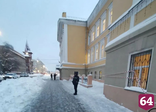 Министр проконтролировала уборку снега в учреждениях культуры 