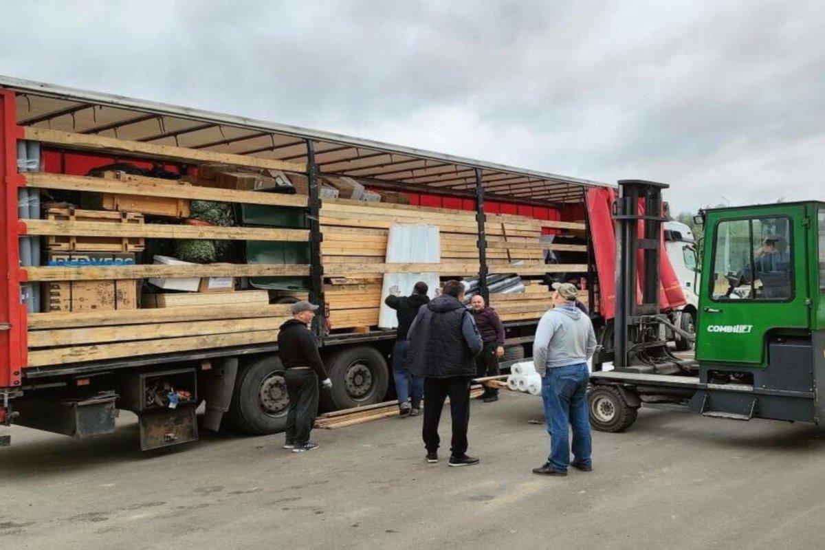 Глава Лаишевского района РТ доставил на СВО стройматериалы для возведения полевого храма
