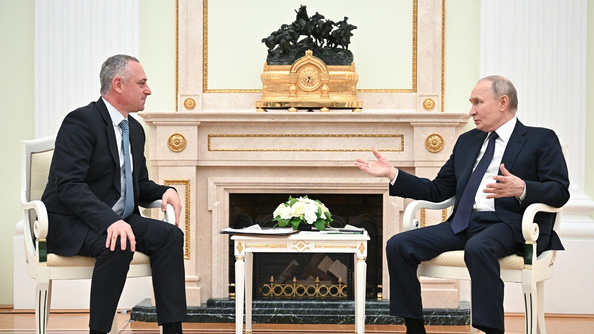 Президент Владимир Путин провёл встречу с избранным президентом Абхазии Б. Гунбой - Sputnik Абхазия, 1920, 09.03.2025
