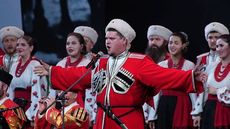«Русь от края до края!» — Кубанский хор покорил пятитысячный зал Кремля
