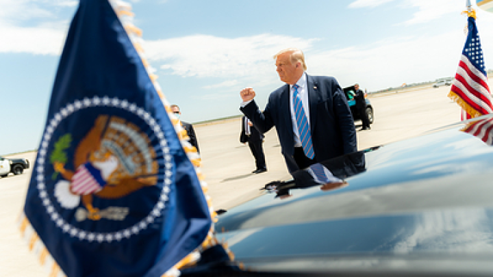 Журналист Уильямс посоветовал Трампу альтернативные приветствия из-за синяков