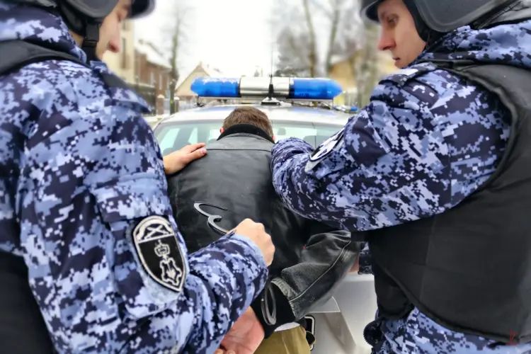 В Калининграде росгвардейцы задержали подозреваемого в незаконном обороте наркотиков