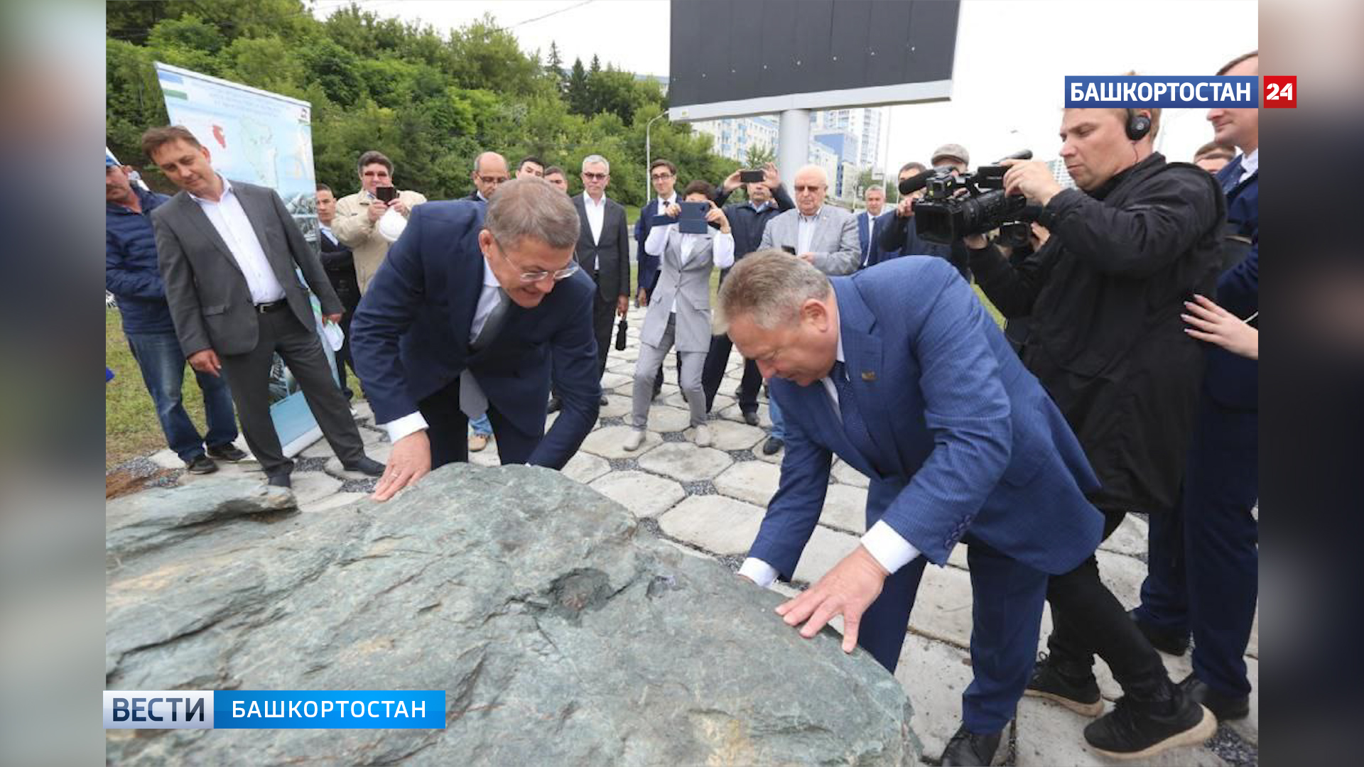 Хабиров радий фаритович семья. Радий хабиров футболке. Харитонов сергей васильевич. Николай самойленко глава иглинского района. Рафаэль хабиров.