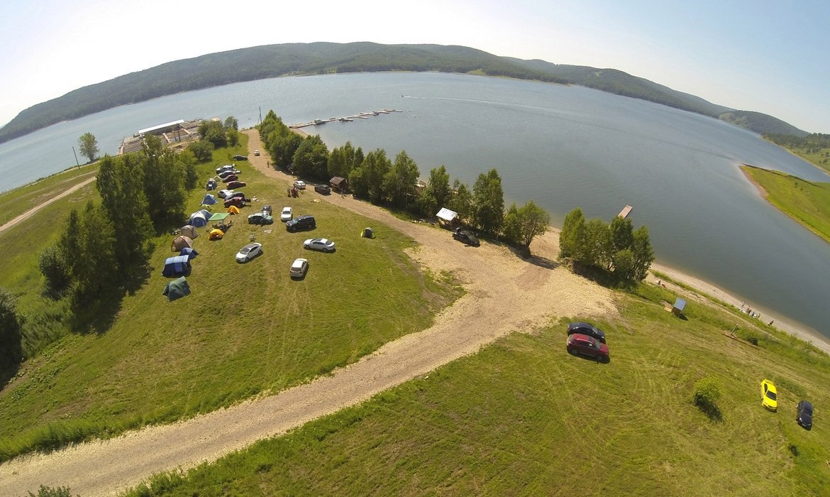 Турбаза красноярского моря. Красноярское водохранилище Даурское. База причал Красноярское море. Красноярское море Даурск. База отдыха Даурское Красноярское море.