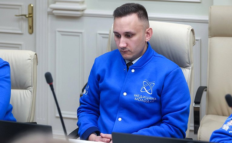 Круглый стол Комитета СФ по социальной политике «Актуальные вопросы совершенствования мер поддержки молодых специалистов, работающих в сфере здравоохранения (в рамках проекта «Всероссийская научная школа «Медицина молодая»)»