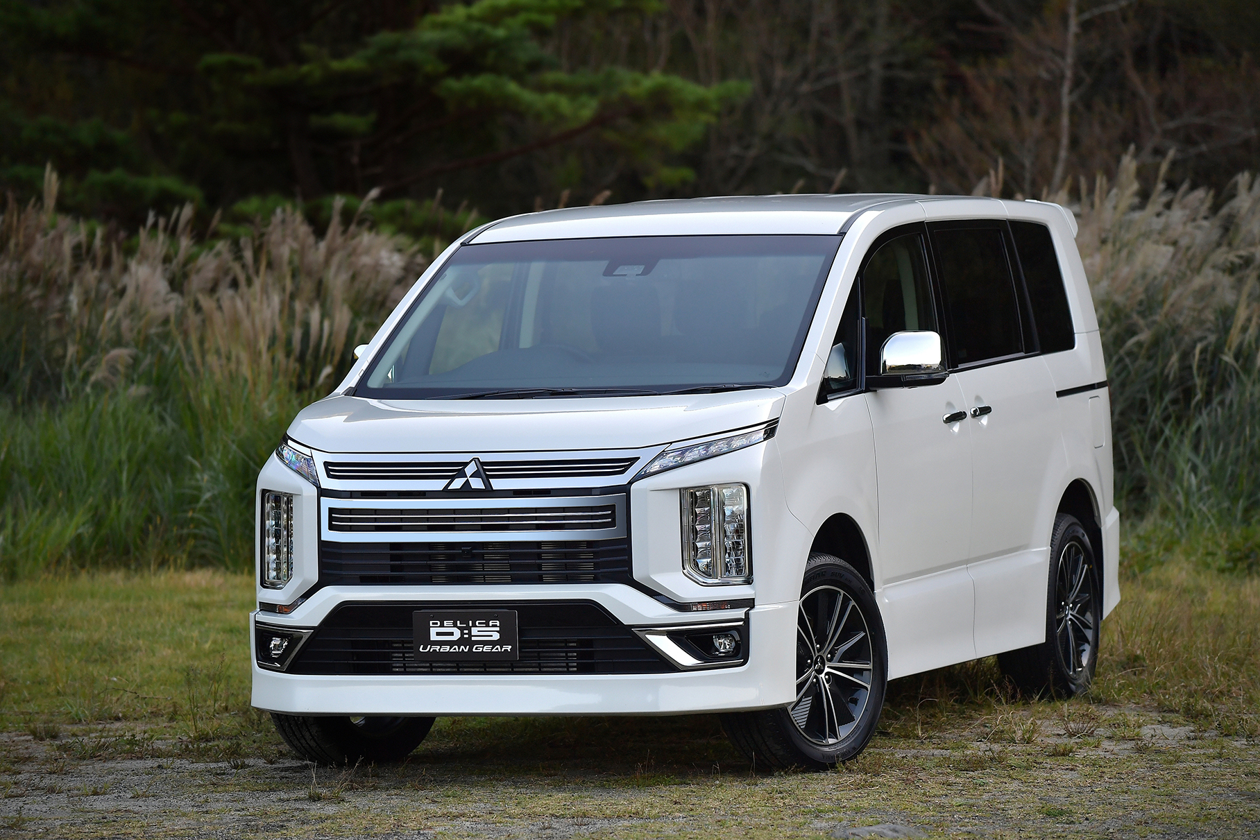 Mitsubishi delica d5. Delica d5 2018. Delica d5 2019 обвес. Mitsubishi Delica Urban Gear. Mitsubishi Delica Urban Gear 2019.