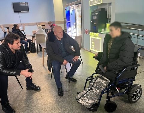 Общественная поддержка: Вячеслав Литавин встретился с воинами-якутянами в военных госпиталях Москвы