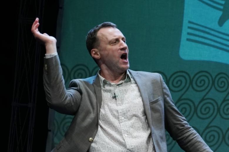 Сидит без денег в Израиле и тоскует по РФ: как сейчас живет Анатолий Белый