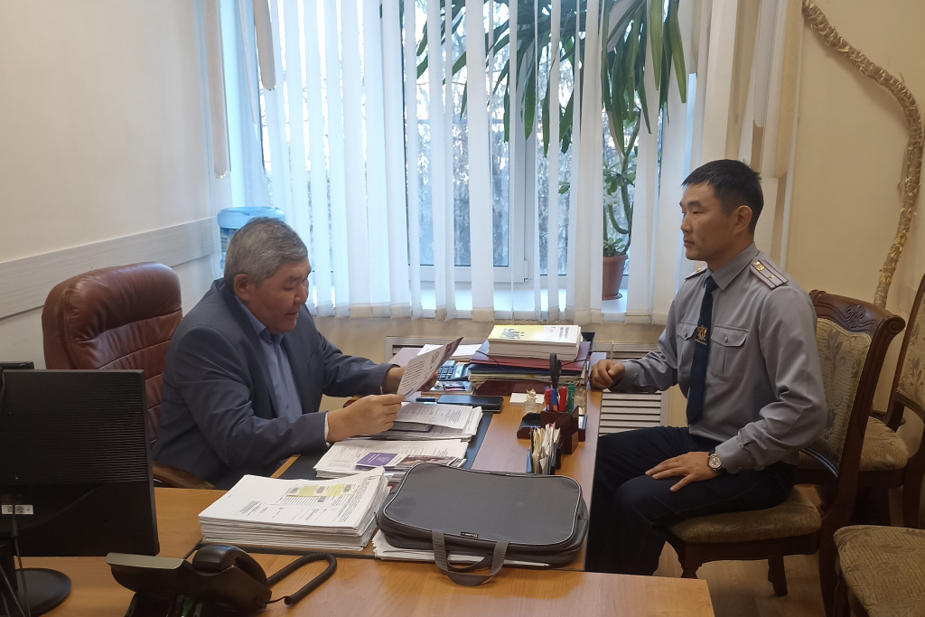 Начальник исправительной колонии № 1 встретился с представителем Министерства социальной защиты населения Бурятии