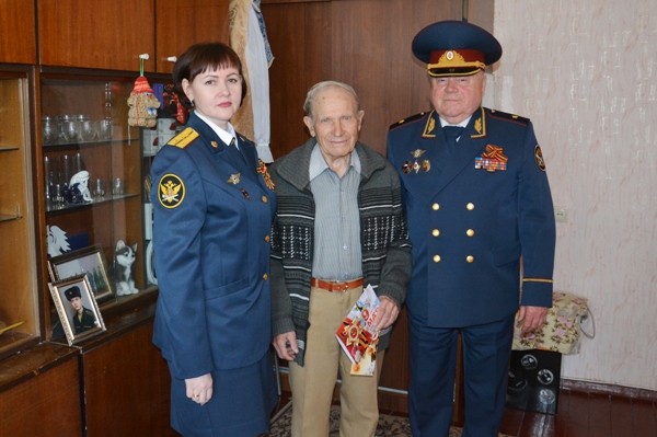 Сотрудники УФСИН России по Курганской области поздравили ветеранов Великой Отечественной войны 