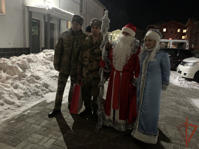 На Дальнем Востоке росгвардейцы продолжают исполнять детские мечты в рамках всероссийской акци