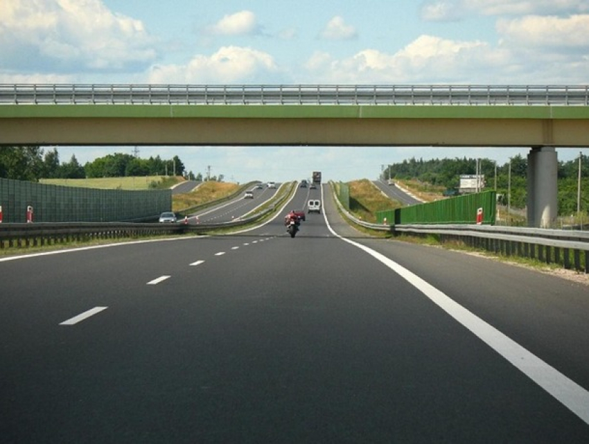 Дорожная интеграция с ЕС: Молдова строит первые километры автомагистрали вместе с Румынией