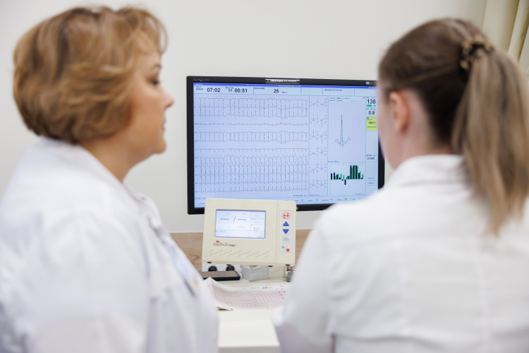 «Надо меньше стучать кулаком по столу, находить возможности поощрять, благодарить людей в отрасли, стимулировать. Делать так, чтобы ветераны максимально оставались в отрасли, создавать условия для молодых»