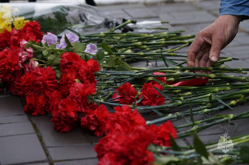 Сотрудники Главного управления возложили цветы к мемориалу участникам ликвидации аварии на Чернобыльской АЭС