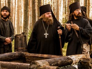 «Монах и бес»: Ездил чёрт в Ростов, да напугался крестов