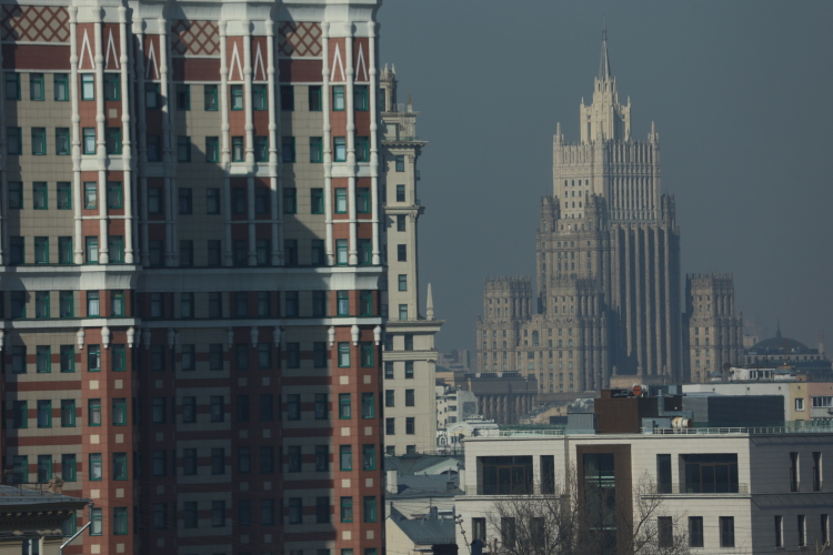 Дочерям от первого брака Ренат Ибрагимов купил недвижимость в столице