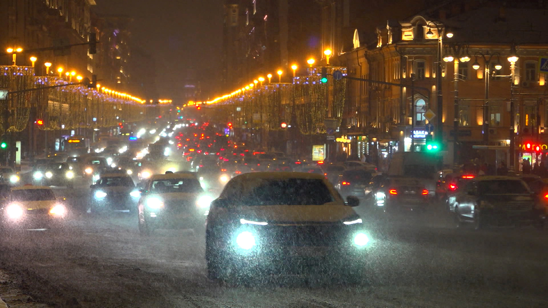 В центре Москвы 6 и 7 января ограничат движение автотранспорта