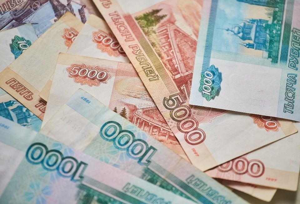 328 тысяч рублей потратила 16-летняя псковичка с чужого счета на оплату игр